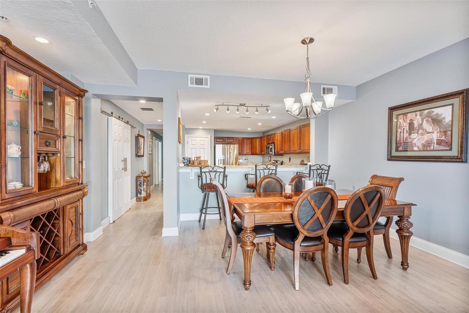 Image 21 of 62 For 225 Seminole Boulevard 208