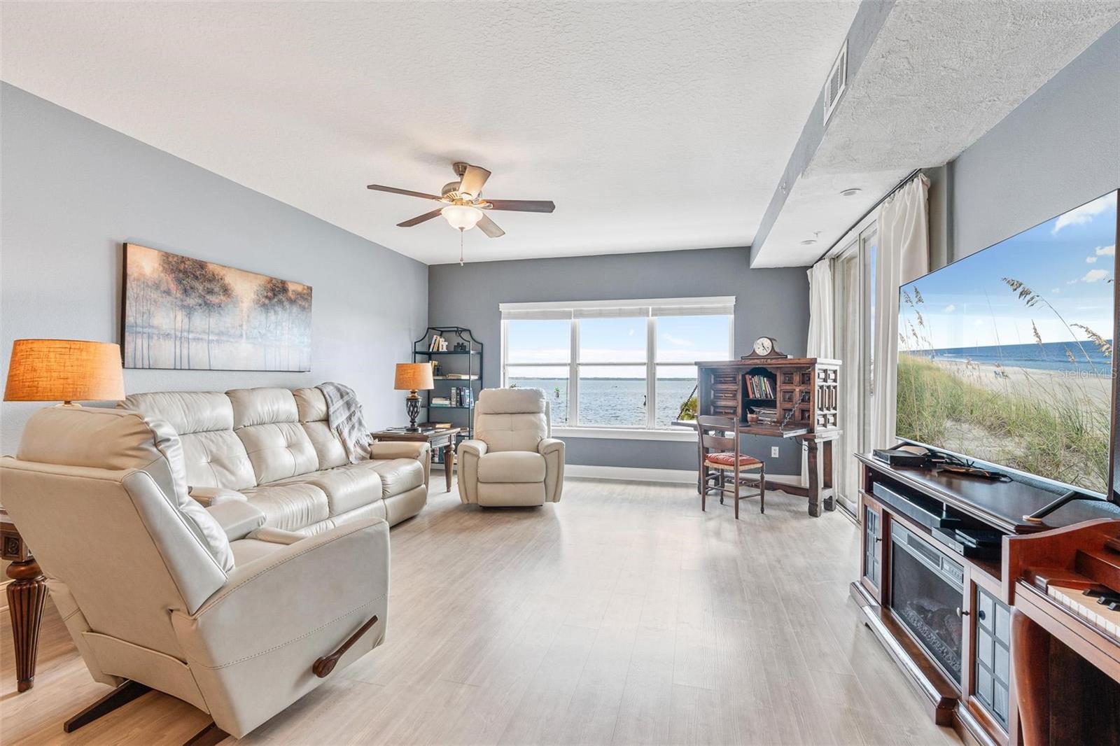 Image 25 of 62 For 225 Seminole Boulevard 208