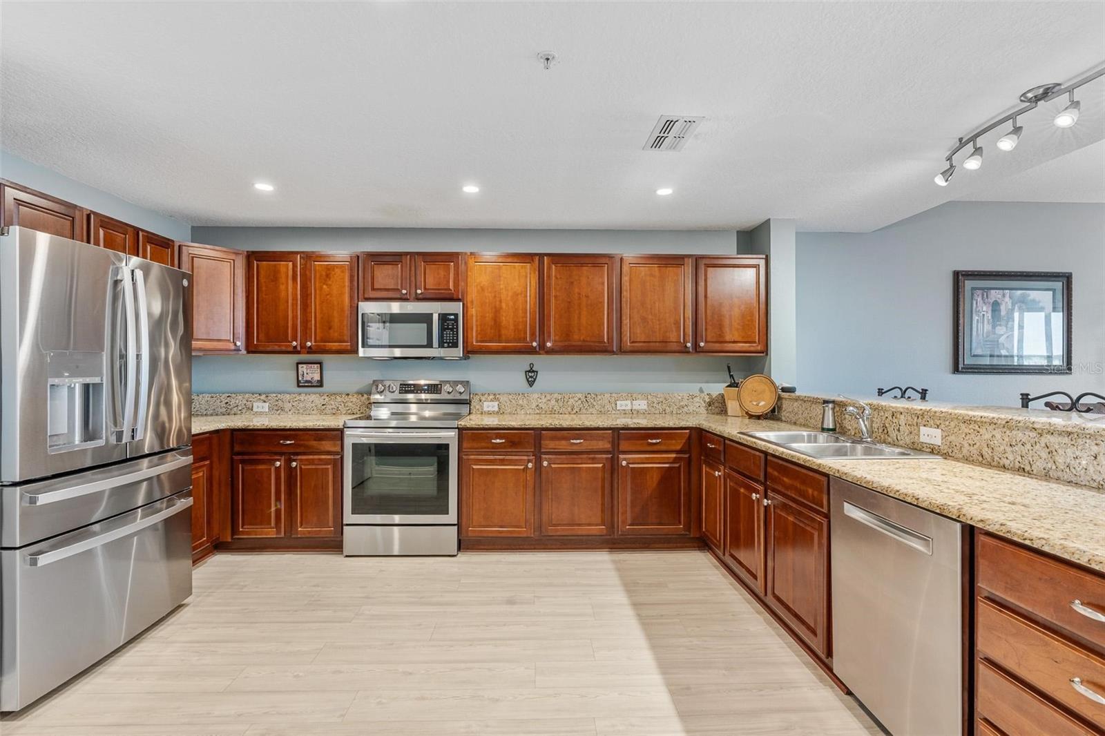 Image 28 of 62 For 225 Seminole Boulevard 208