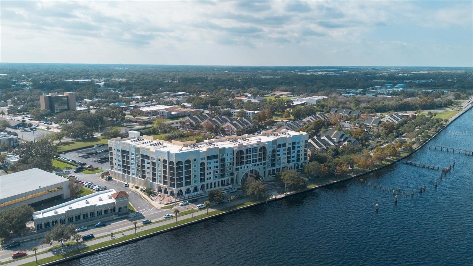 Image 3 of 62 For 225 Seminole Boulevard 208