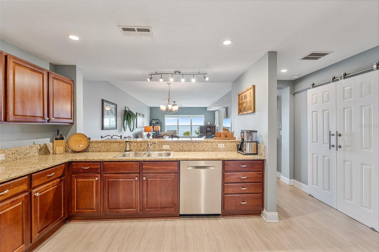 Image 30 of 62 For 225 Seminole Boulevard 208