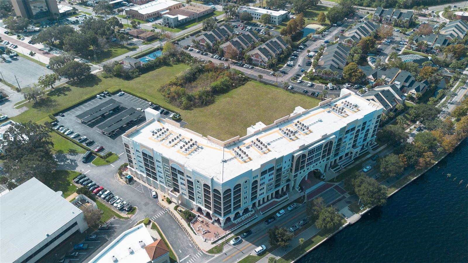 Image 4 of 62 For 225 Seminole Boulevard 208