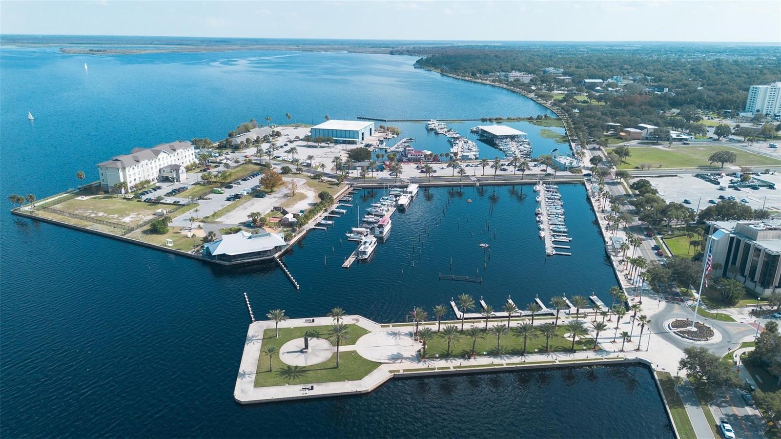 Image 7 of 62 For 225 Seminole Boulevard 208