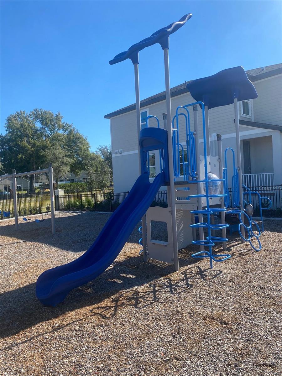 Image 16 of 17 For 2053 Milkweed Street