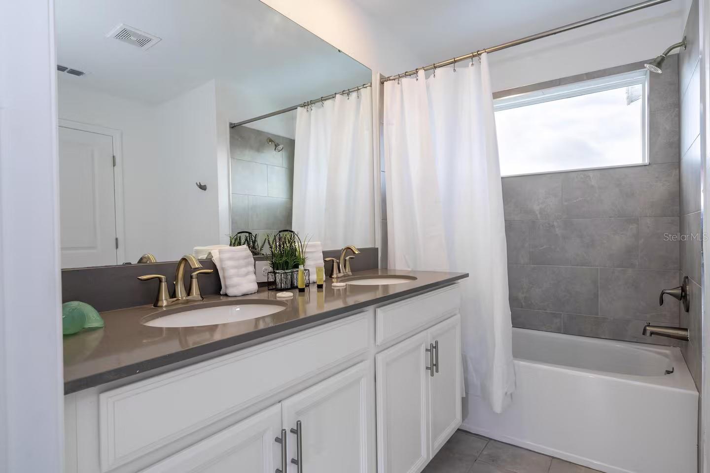 Image 19 of 71 For 1114 Kingsbarn Street 1114