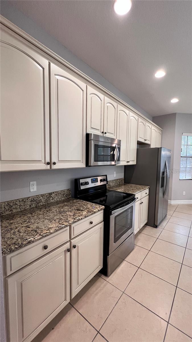 Image 6 of 71 For 10459 Stapeley Drive