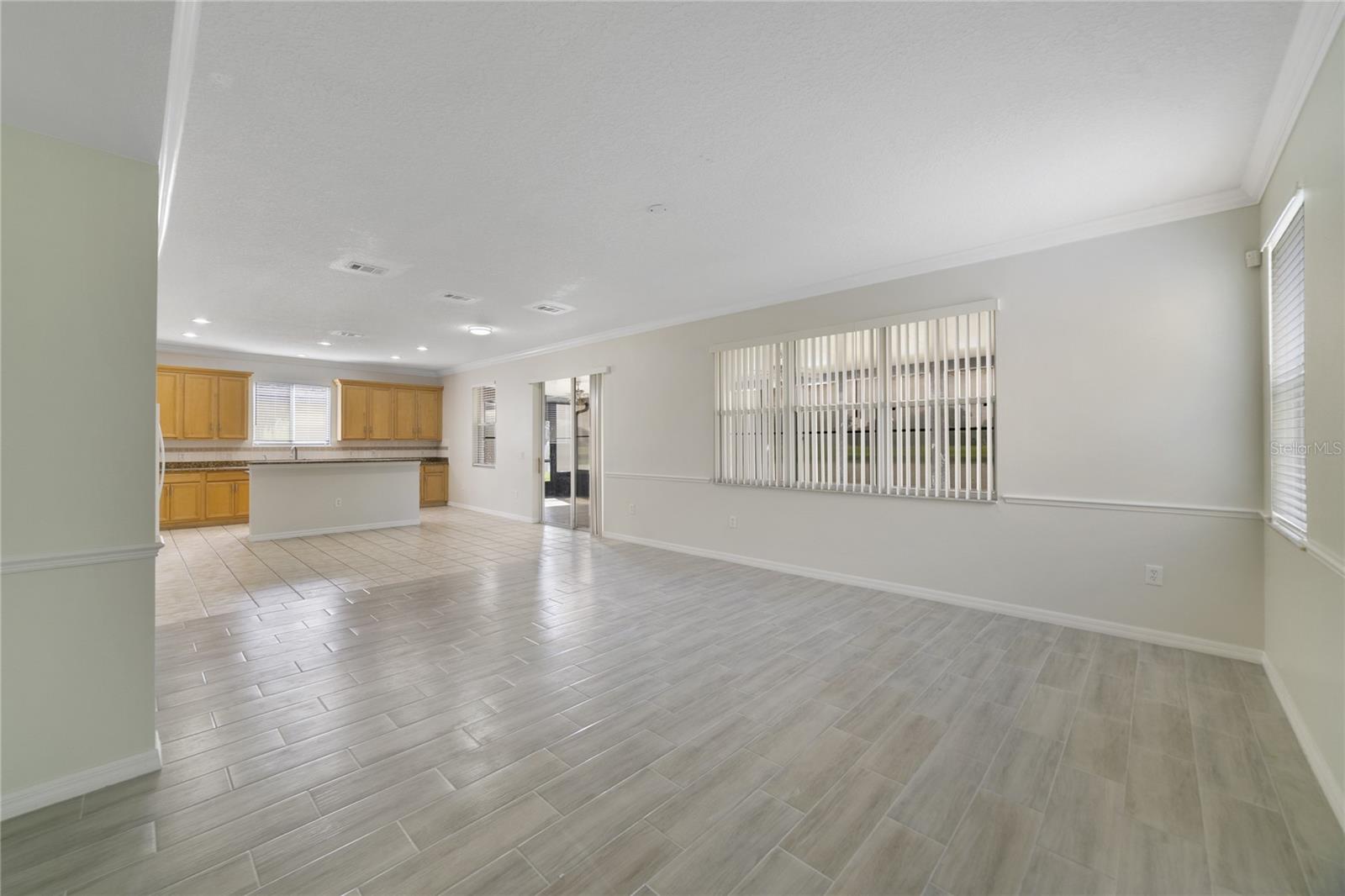 Image 6 of 27 For 2724 Amanda Kay Way