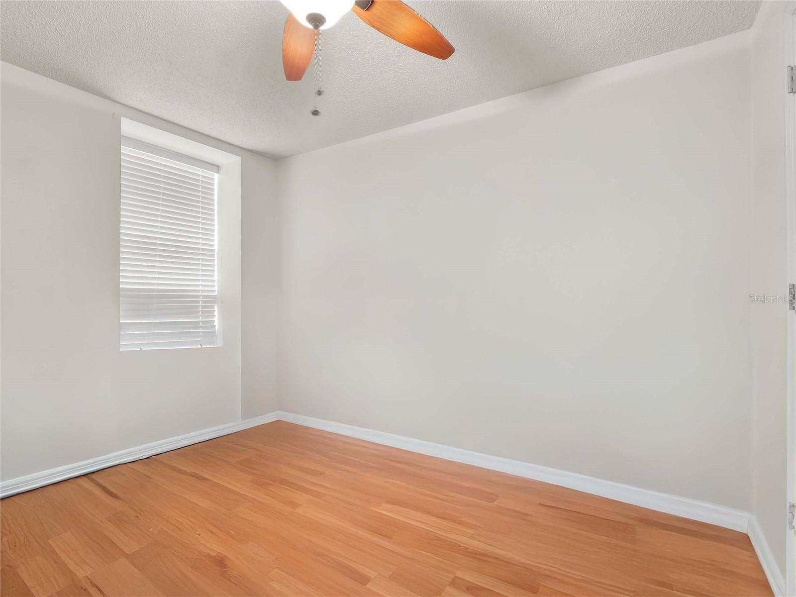 Image 11 of 16 For 595 Queensbridge Drive