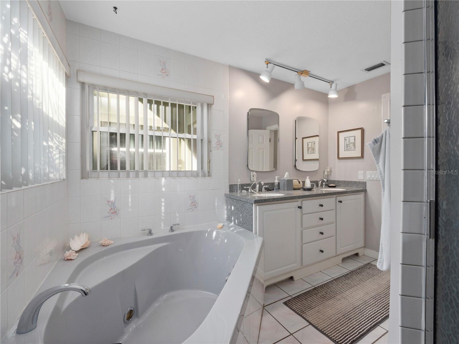 Image 10 of 36 For 2250 Spring Lake Circle