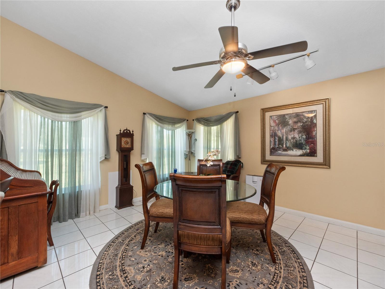 Image 19 of 36 For 2250 Spring Lake Circle