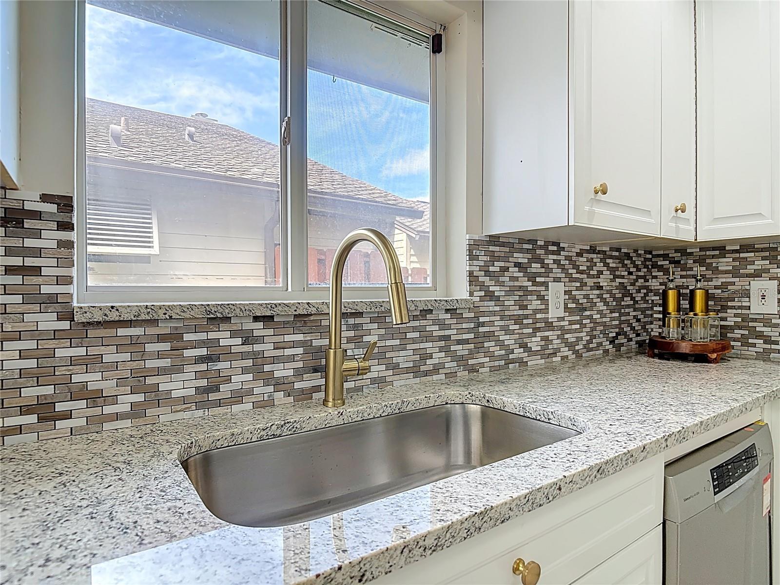 Image 21 of 54 For 289 Gull Drive S