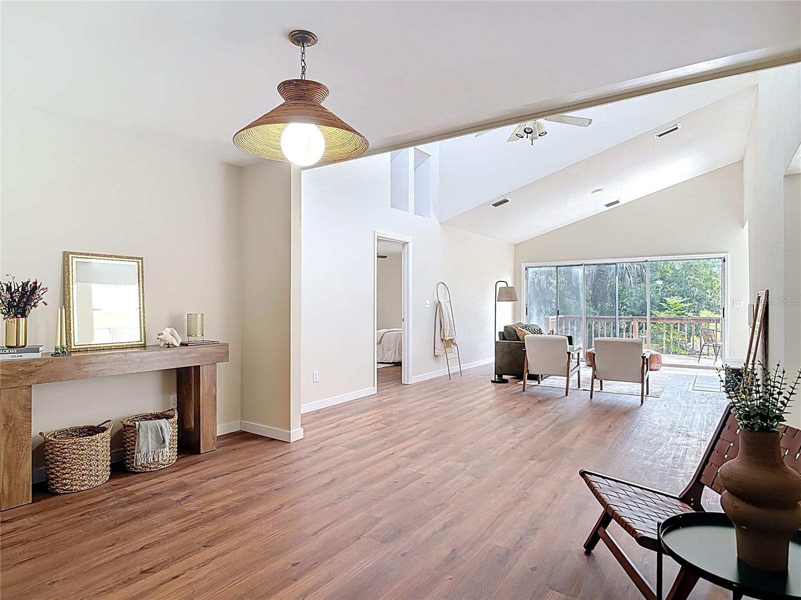 Image 5 of 54 For 289 Gull Drive S