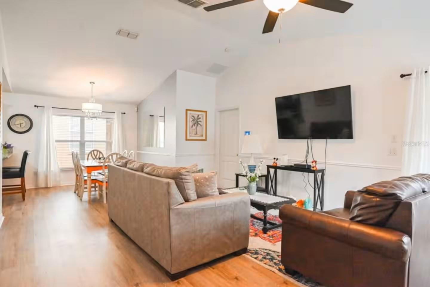 Image 2 of 15 For 1904 Royal Ridge Drive