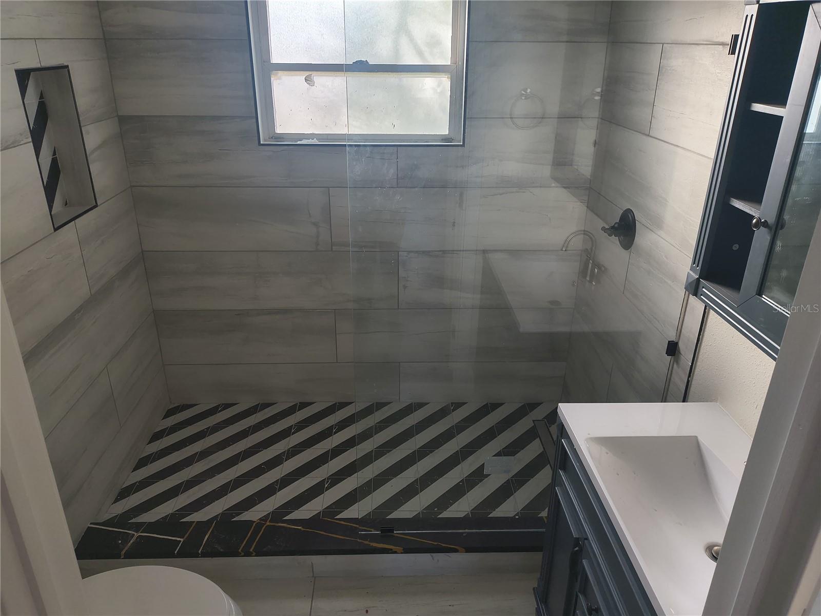 Image 14 of 18 For 1406 Greenwood Street