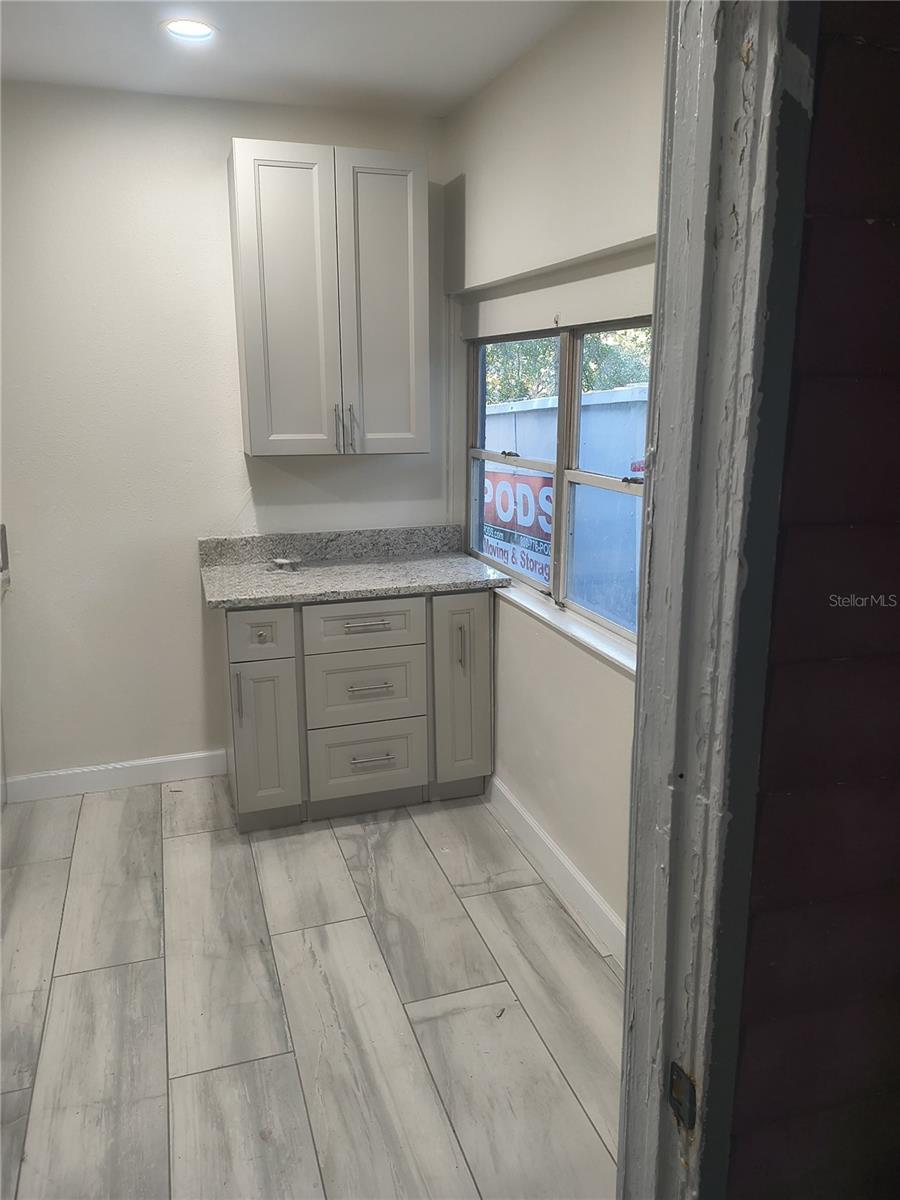 Image 15 of 18 For 1406 Greenwood Street