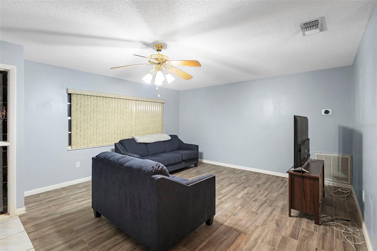 Image 9 of 29 For 630 Grand Plaza Drive