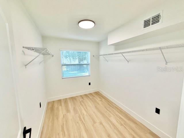 Image 18 of 31 For 325 Burleigh Avenue