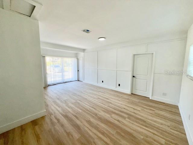 Image 25 of 31 For 325 Burleigh Avenue