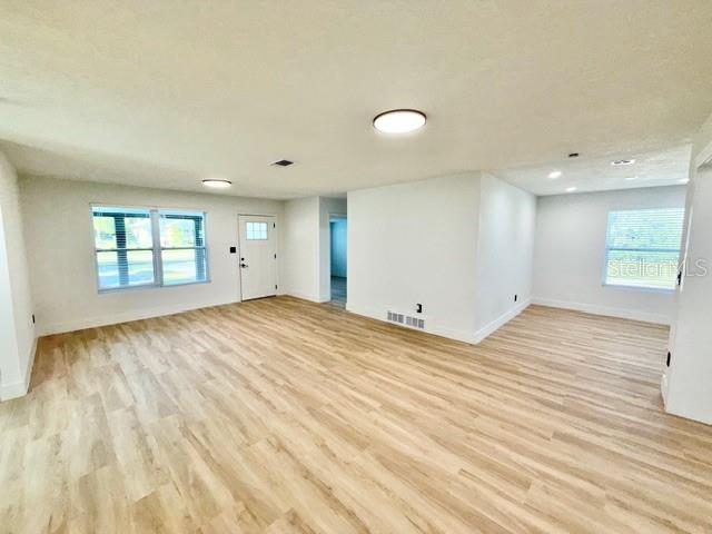 Image 6 of 31 For 325 Burleigh Avenue