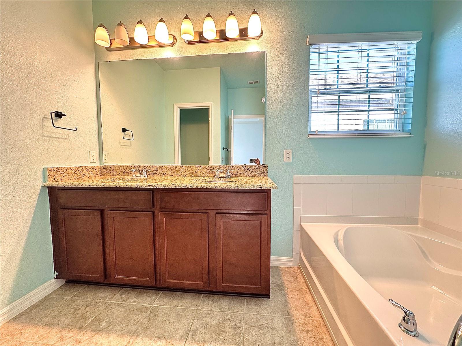 Image 19 of 26 For 1088 Avila Lane