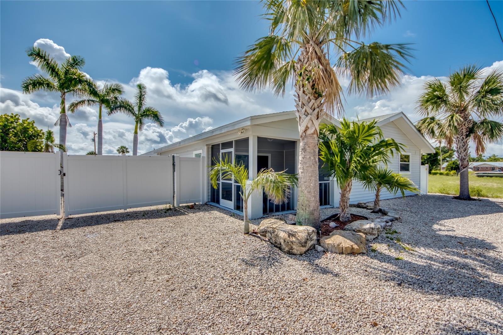 Image 3 of 31 For 16040 Tortuga Street