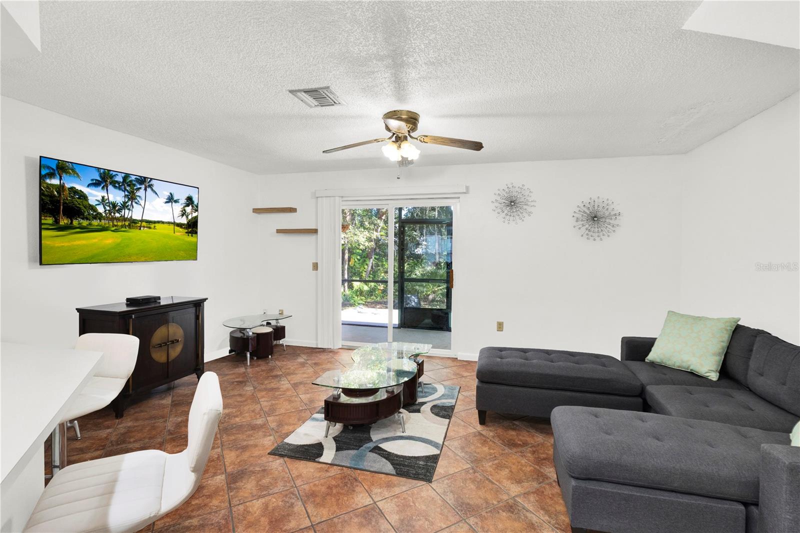 Image 8 of 17 For 59 Cordona Drive E