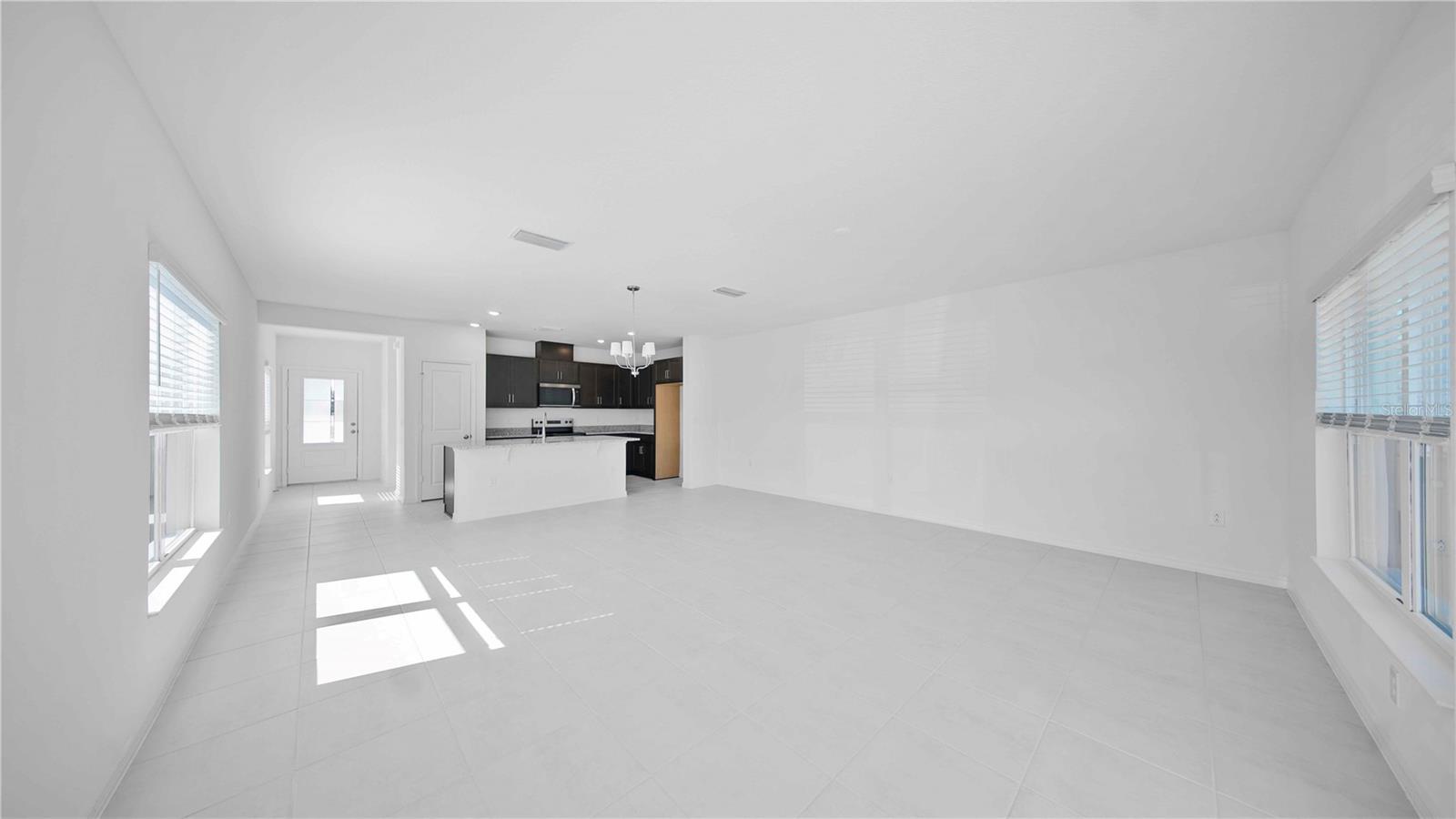 Image 5 of 20 For 16619 Luminary Loop