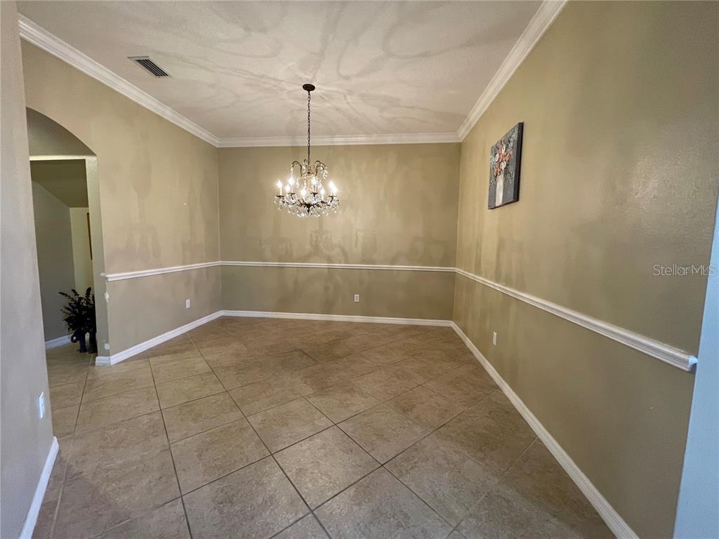 Image 19 of 25 For 5083 Fiorella Lane