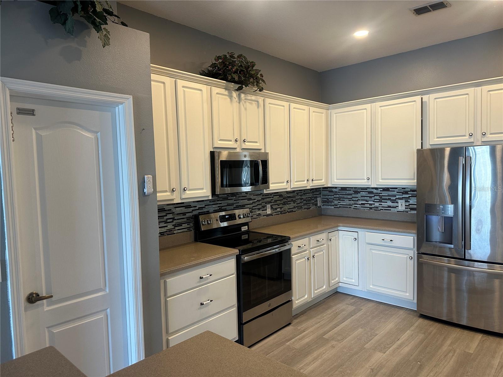 Image 12 of 31 For 908 Spring Island Way