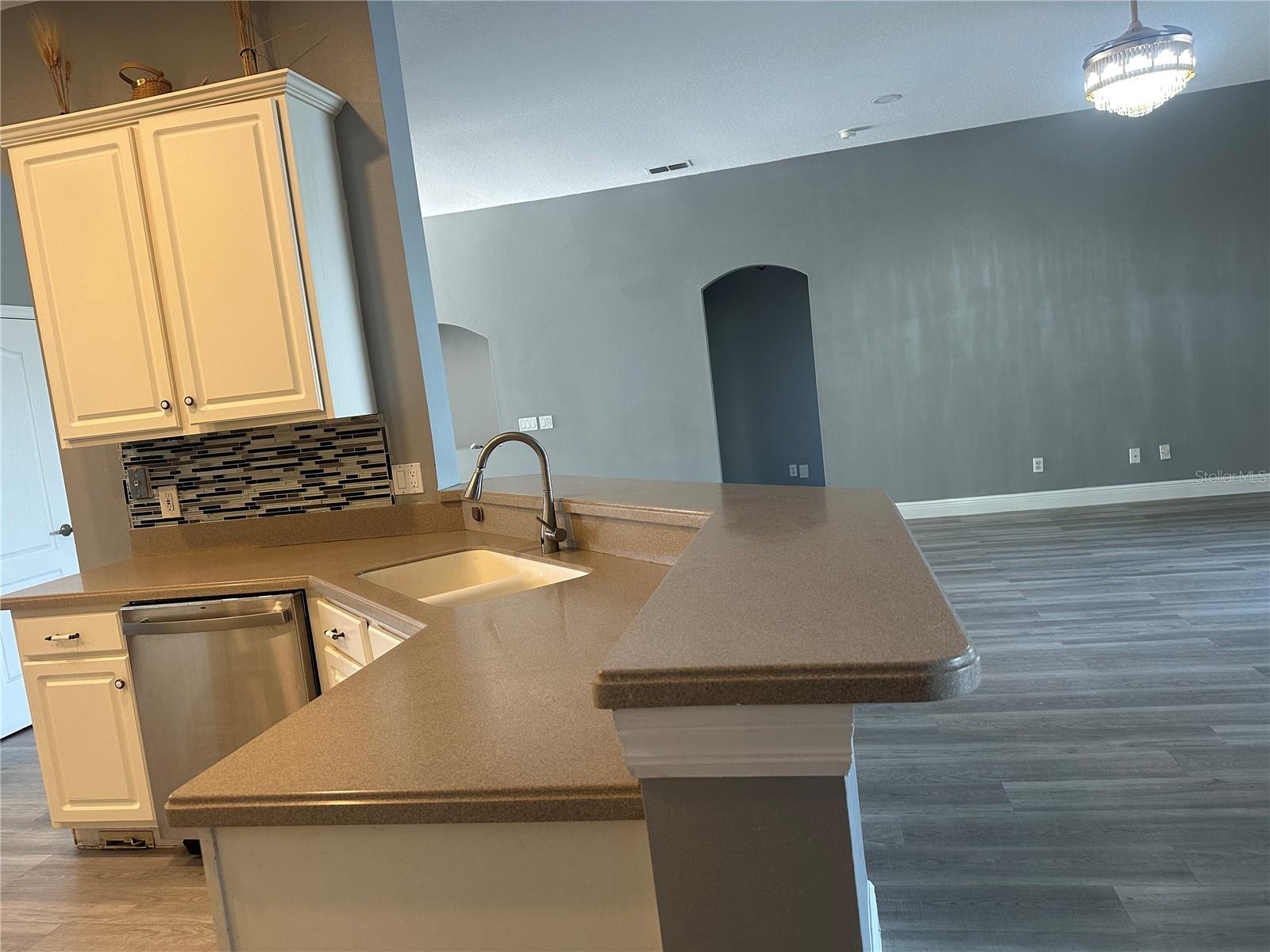 Image 13 of 31 For 908 Spring Island Way