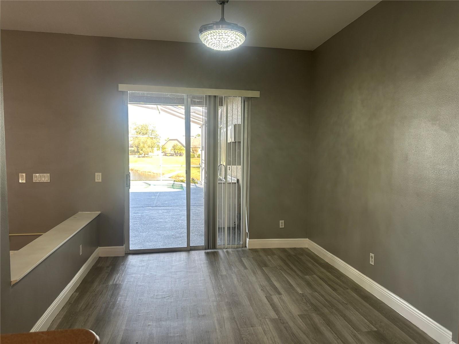 Image 14 of 31 For 908 Spring Island Way