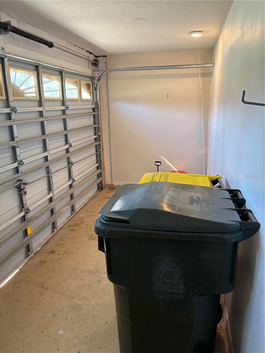 Image 13 of 27 For 1326 Hillview Drive