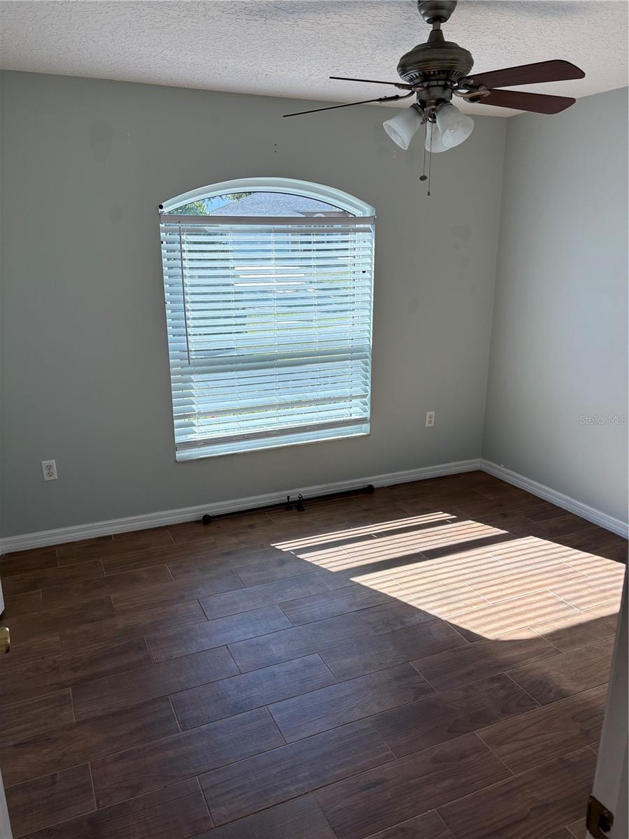 Image 14 of 27 For 1326 Hillview Drive