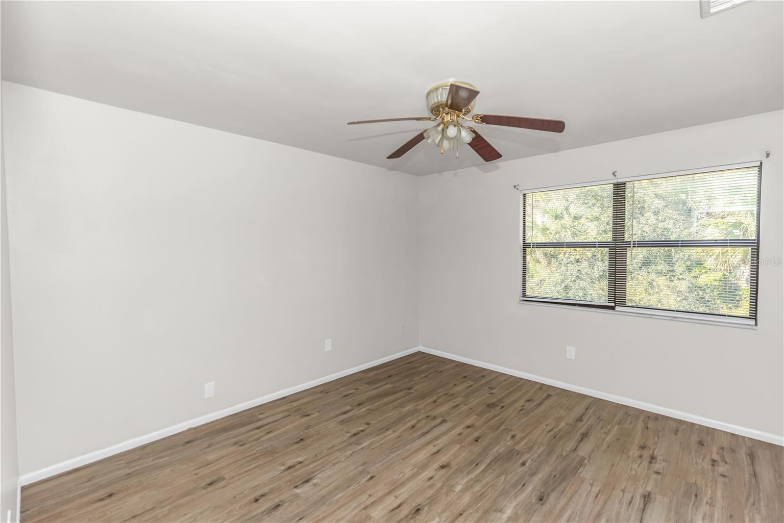 Image 14 of 20 For 1864 South Street