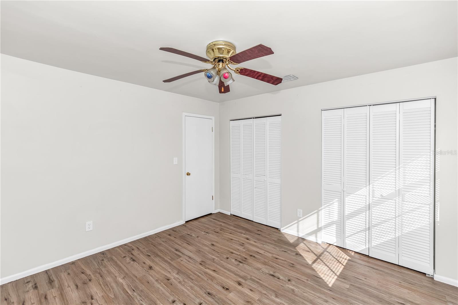 Image 19 of 20 For 1864 South Street