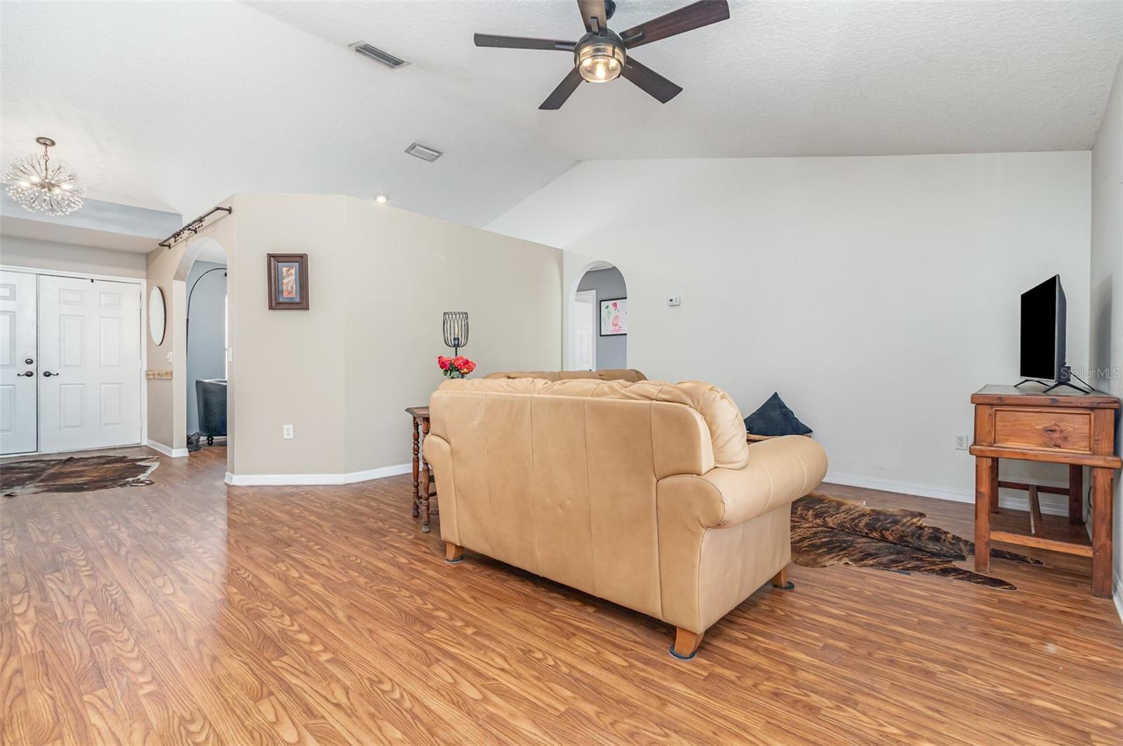 Image 8 of 34 For 6160 Allen Street