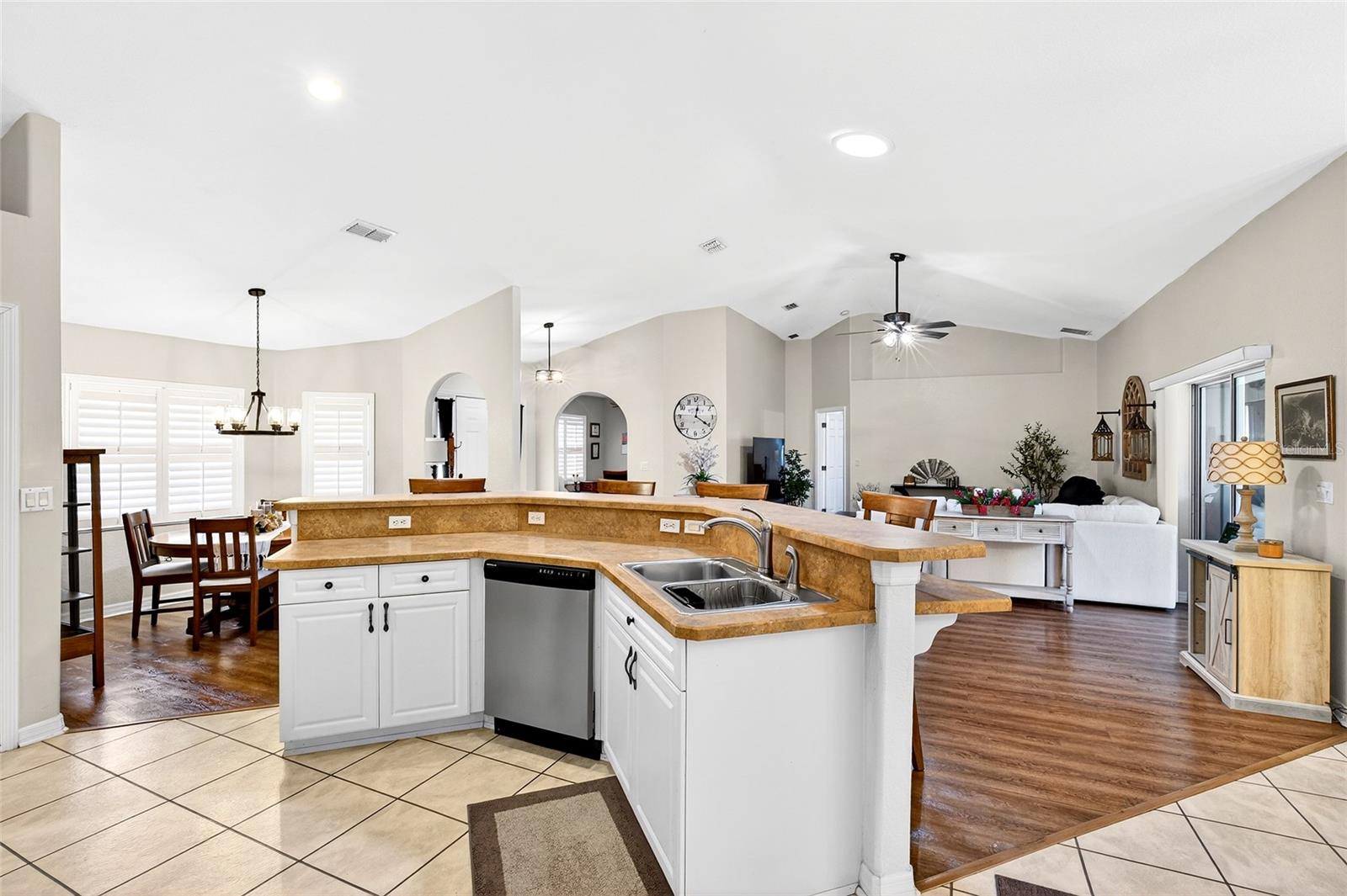 Image 13 of 40 For 9576 53rd Circle