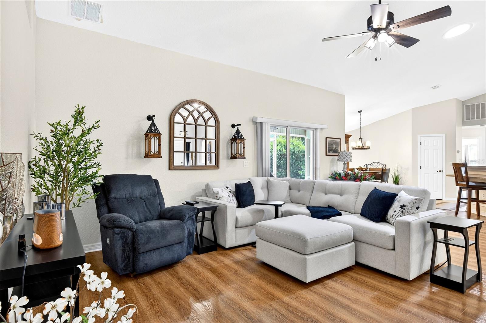 Image 19 of 40 For 9576 53rd Circle