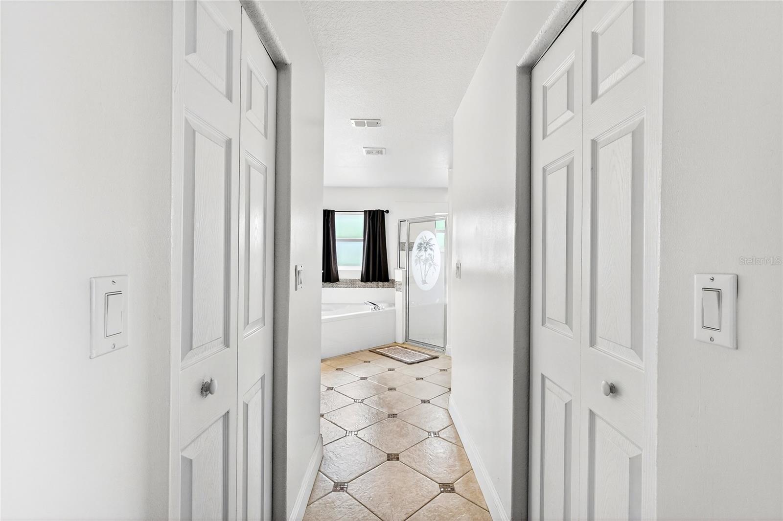 Image 21 of 40 For 9576 53rd Circle