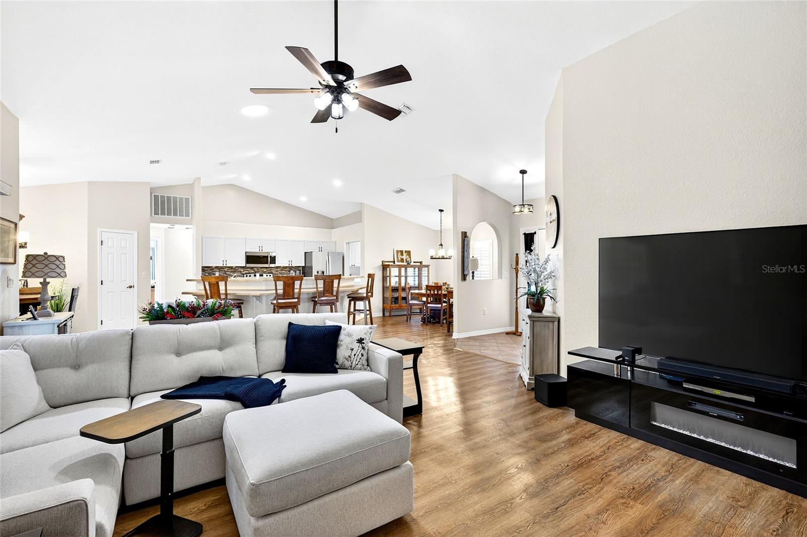 Image 24 of 40 For 9576 53rd Circle