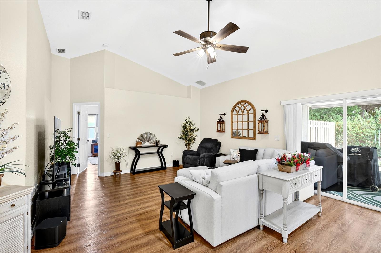 Image 32 of 40 For 9576 53rd Circle