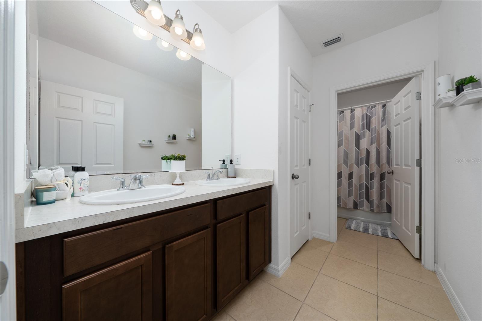 Image 20 of 41 For 669 Jupiter Beach Road