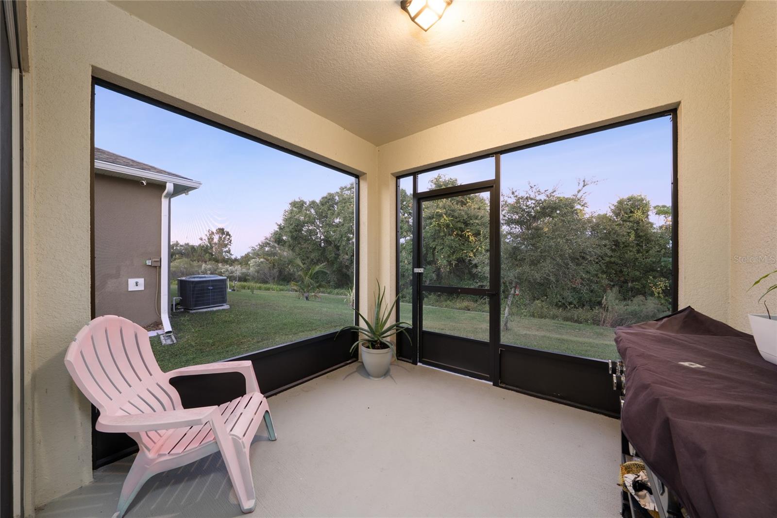 Image 22 of 41 For 669 Jupiter Beach Road