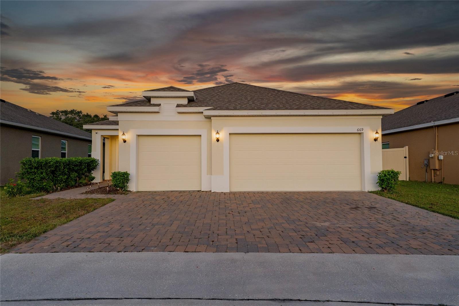 Image 40 of 41 For 669 Jupiter Beach Road