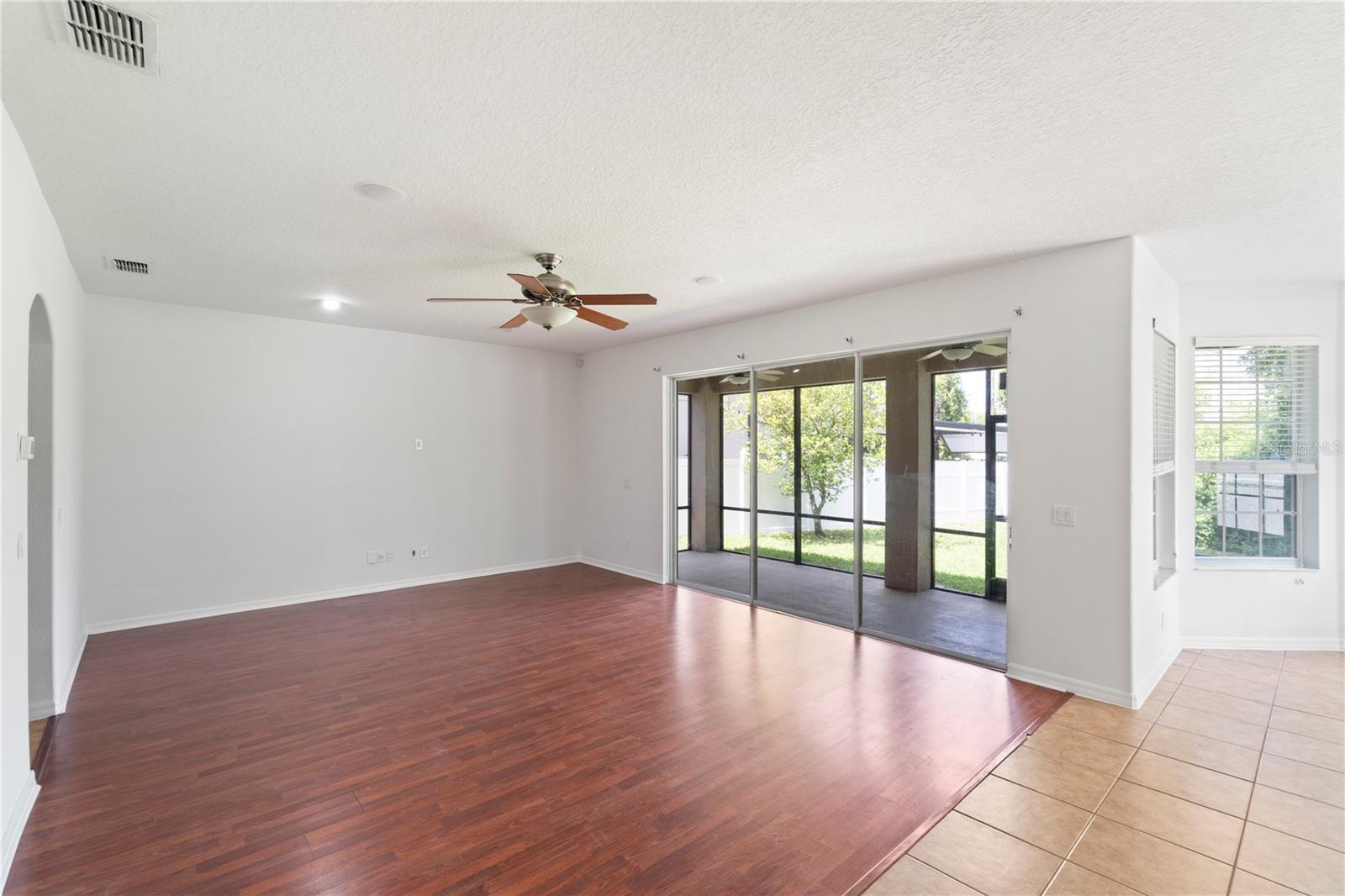 Image 17 of 37 For 10142 Serotina Court