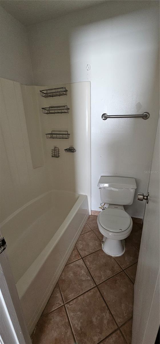 Image 2 of 14 For 805 Victoria Boulevard