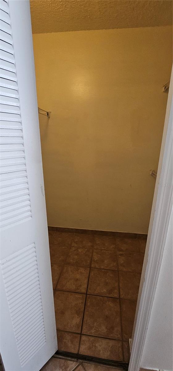 Image 3 of 14 For 805 Victoria Boulevard