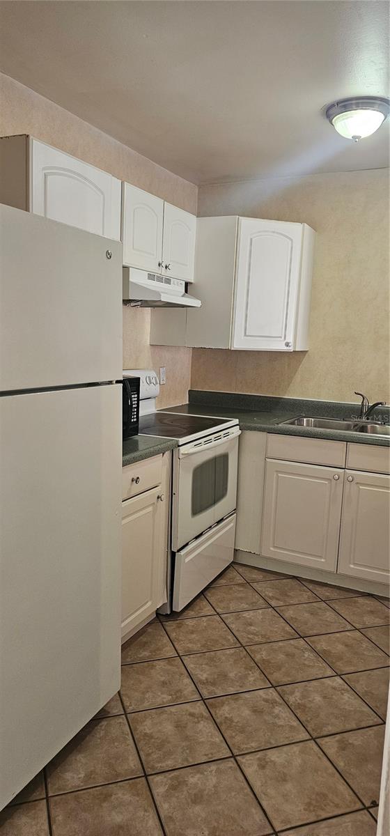 Image 9 of 14 For 805 Victoria Boulevard