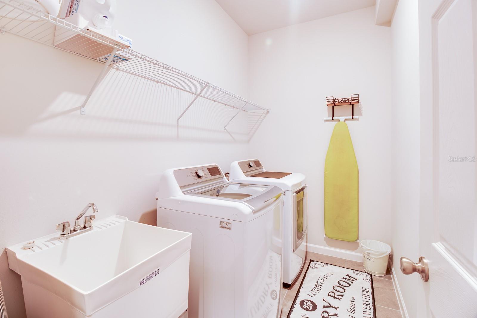 Image 10 of 39 For 1984 Middlebury Drive Se