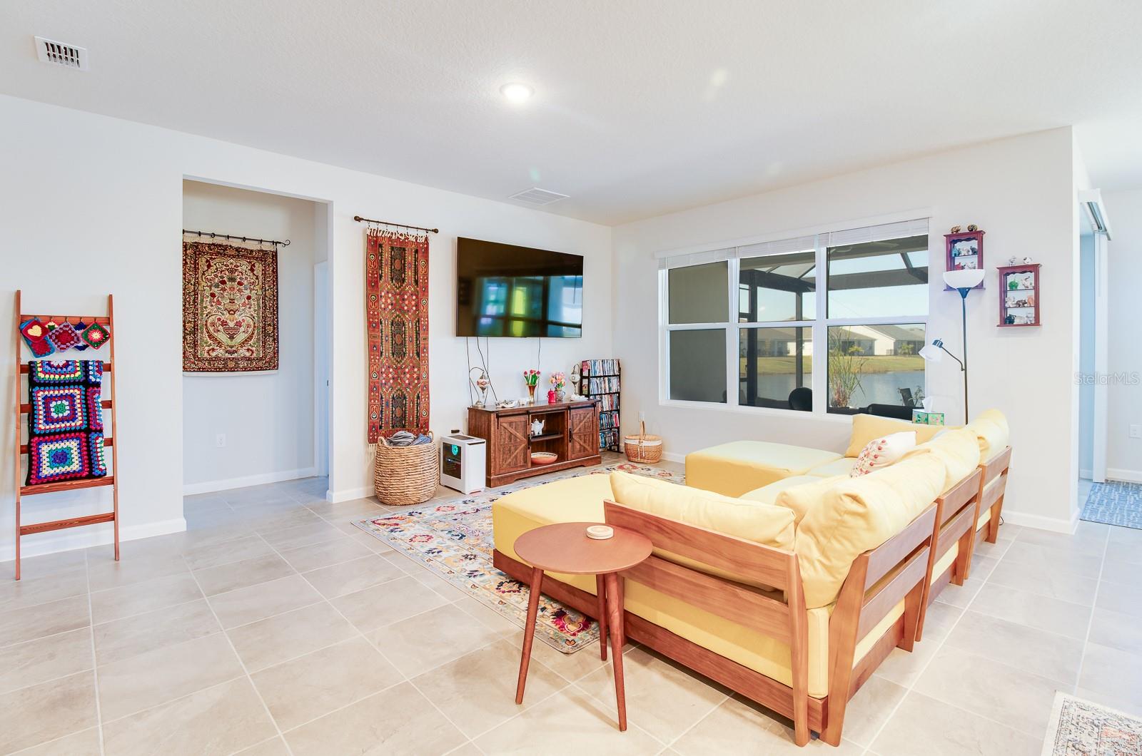 Image 19 of 39 For 1984 Middlebury Drive Se